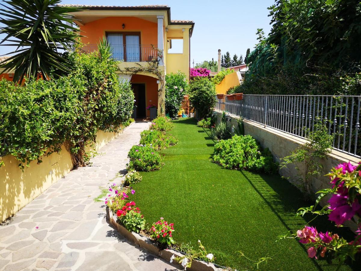 Villa Casa Con Giardino à Olbia Extérieur photo