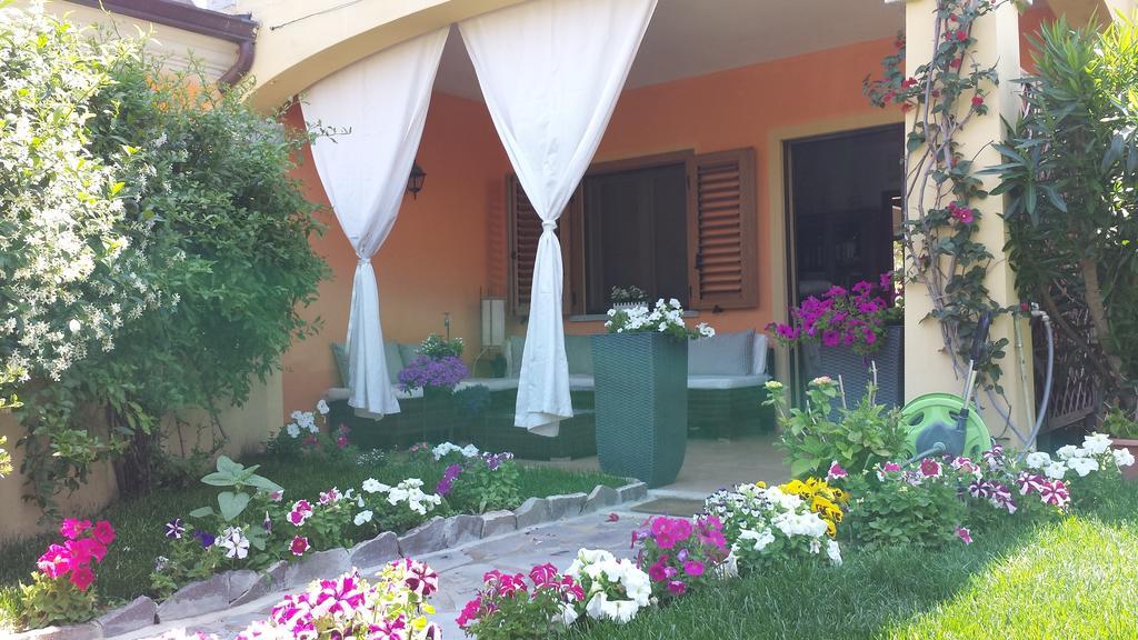 Villa Casa Con Giardino à Olbia Chambre photo