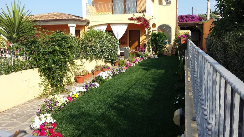 Villa Casa Con Giardino à Olbia Chambre photo